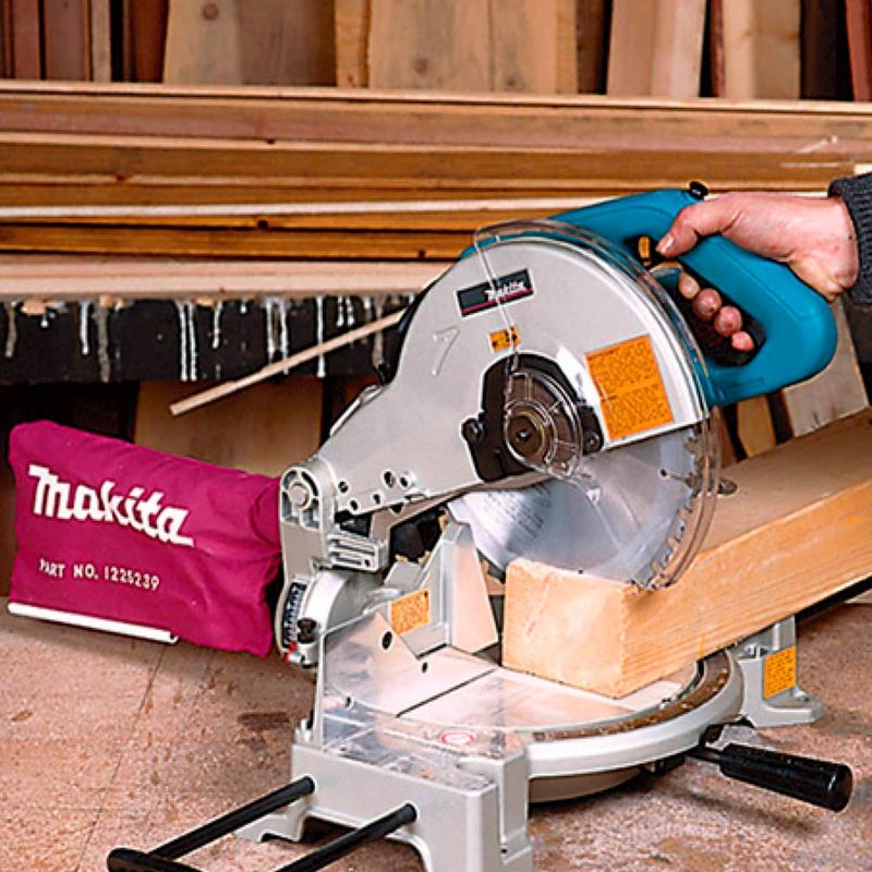 Sierra-Ingleteadora-Electrica-Makita-1650W-10--255-mm-LS1040