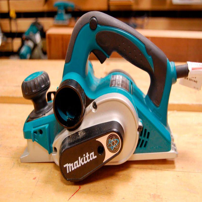 Cepillo-Electrico-Makita-620W-82-mm-KP0800