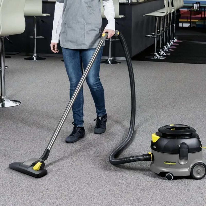 Aspiradora-Industrial-en-Seco-Silencioso-Karcher-T-12-1