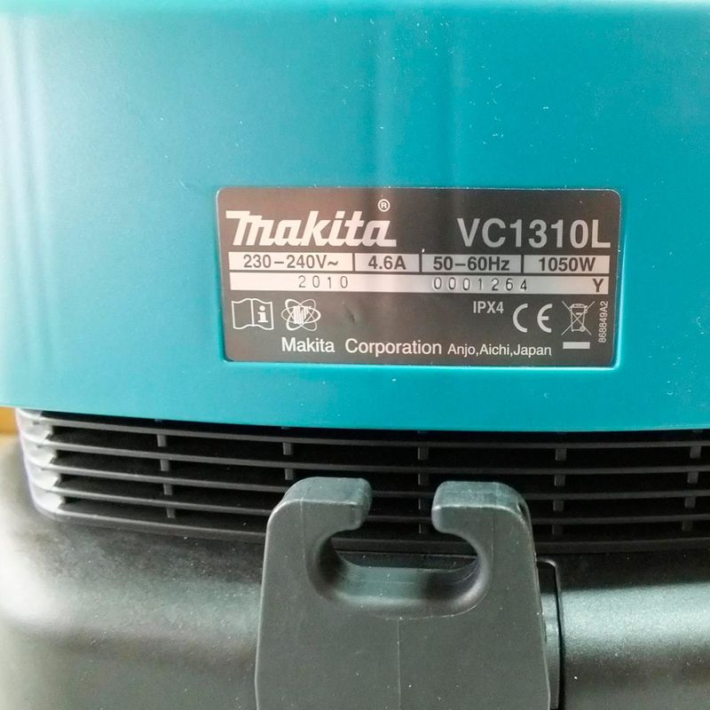 Aspiradora-Humedo-Y-Seco-Electrica-Makita-1050W-Polvo-13L-Agua-7L-VC1310LX1