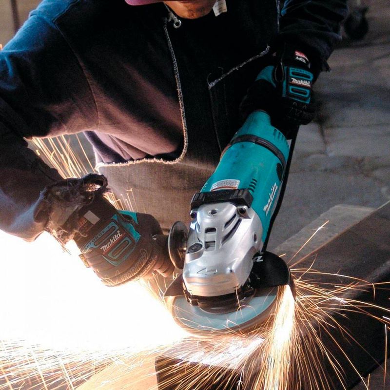 Esmeril-Angular-Electrico-Makita-2600W-9--GA9040S