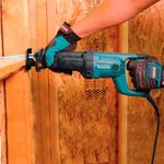 Sierra-Sable-Electrica-Makita-1200W-Velocidad-Variable-3000-CPM-JR3051TK