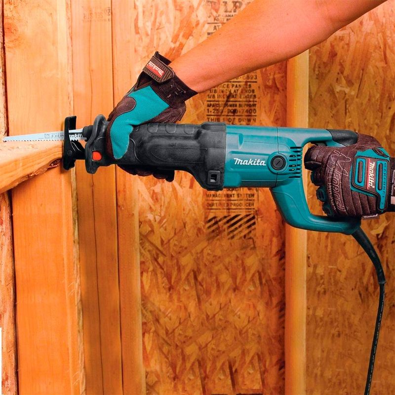 Sierra-Sable-Electrica-Makita-1200W-Velocidad-Variable-3000-CPM-JR3051TK
