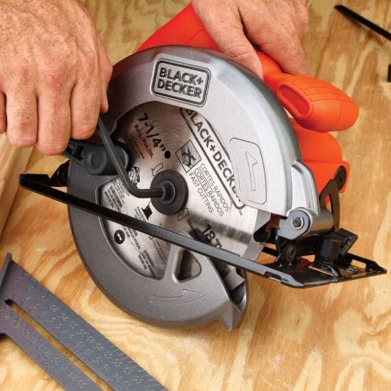 Sierra-Circular-7-1-4---184mm--1400W-Corte-en-90°-62mm-Black---Decker-CS1004-B2