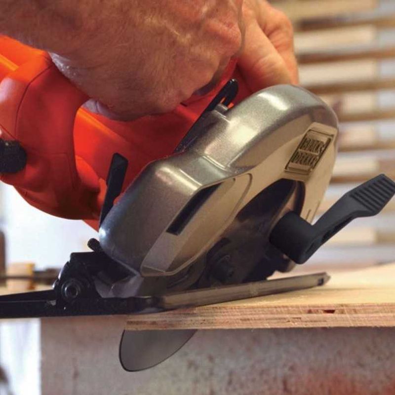 Sierra-Circular-7-1-4---184mm--1400W-Corte-en-90°-62mm-Black---Decker-CS1004-B2