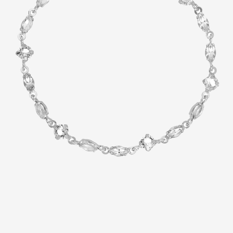 Pulsera-Victoria-Cruz-ajustable-marquesa-color-blanco-elaborada-en-plata