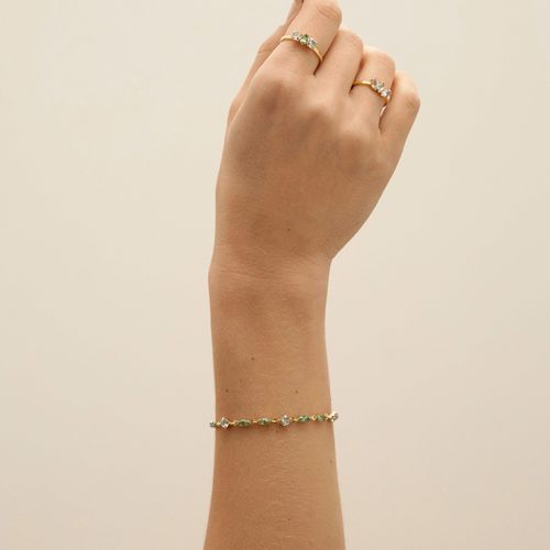 Pulsera Victoria Cruz ajustable marquesa color verde bañada en oro