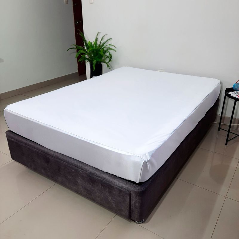 Protector-de-Colchon-1-Plaza-100--Impermeable-Ajustable-Blanco