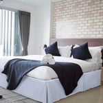 Faldon-de-Tarima-Queen-152cm-X-203cm-Drill-con-Pinzas-Blanco-25cm