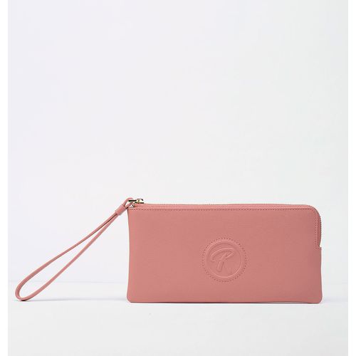 POUCH BAG EN CUERO GRABADO CON LOGO DE MARCA