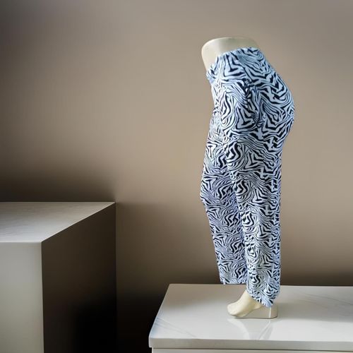 Pantalon de mujer bota de sirena en estampado cebra