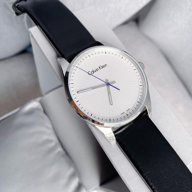 Reloj-Calvin-Klein-Steadfast-K8S211C6-Suizo-Correa-de-Cuero-Negro-Plateado