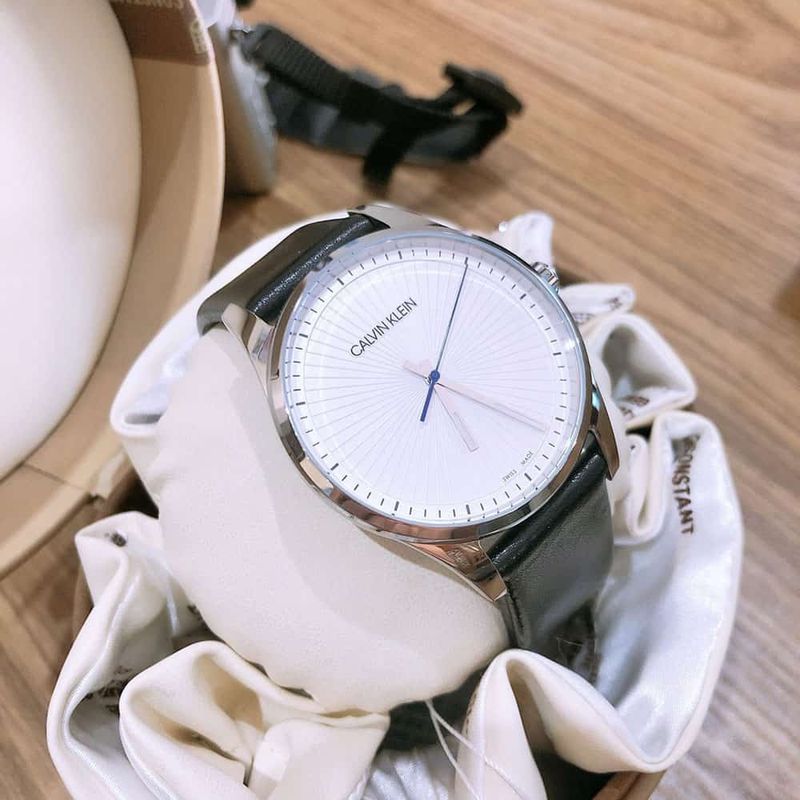 Reloj-Calvin-Klein-Steadfast-K8S211C6-Suizo-Correa-de-Cuero-Negro-Plateado