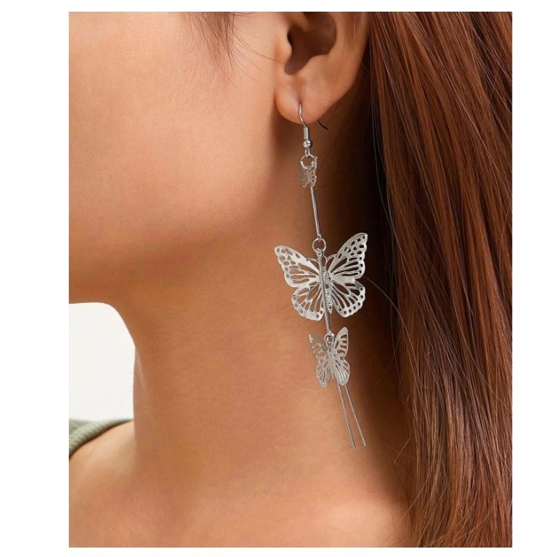 Aretes-largos-mariposas-plateadas