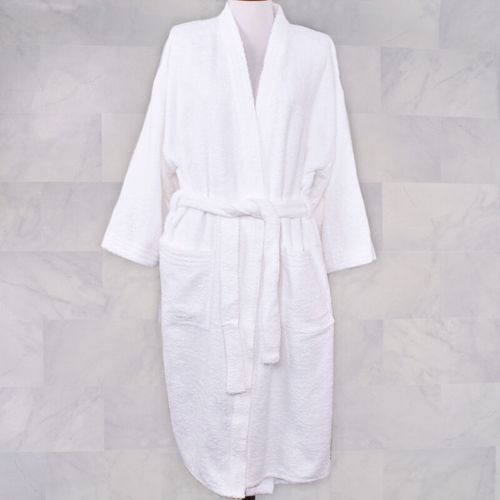 Salida de baño ¨M¨ color blanco de 380 GR - 100 % algodón nacional