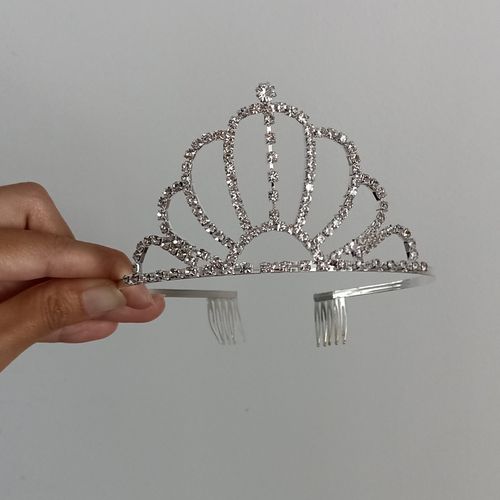 Corona tiara diadema plateada grande cumpleaños quinceañero novia fiesta princesa modelo reina