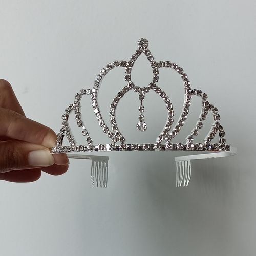 Corona tiara diadema plateada grande cumpleaños quinceañero novia fiesta princesa modelo Valiente