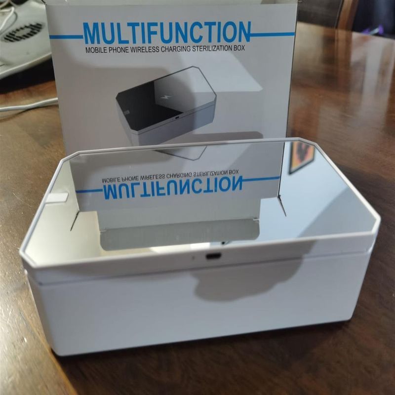 CAJA-DE-DESINFECCION-Y-CARGADOR-INALAMBRICO-DE-10W