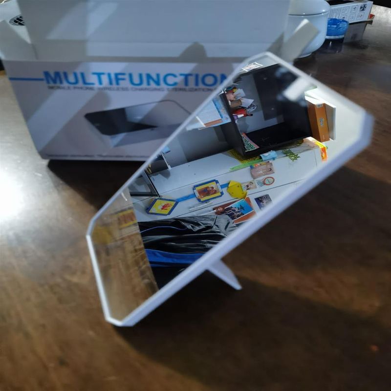 CAJA-DE-DESINFECCION-Y-CARGADOR-INALAMBRICO-DE-10W