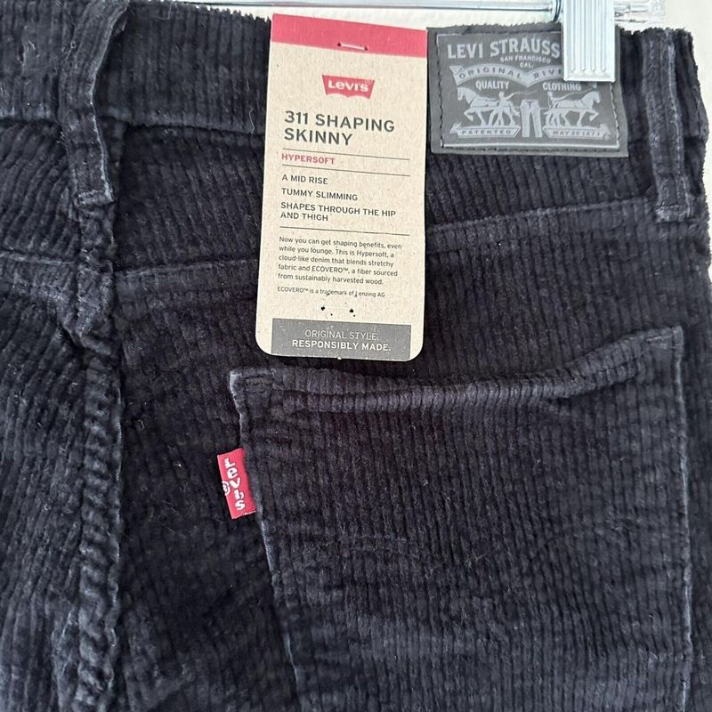 Jean-Levis-para-Mujer-311-Shaping-Skinny-Corduroy---Negro---Talla-30-x-30