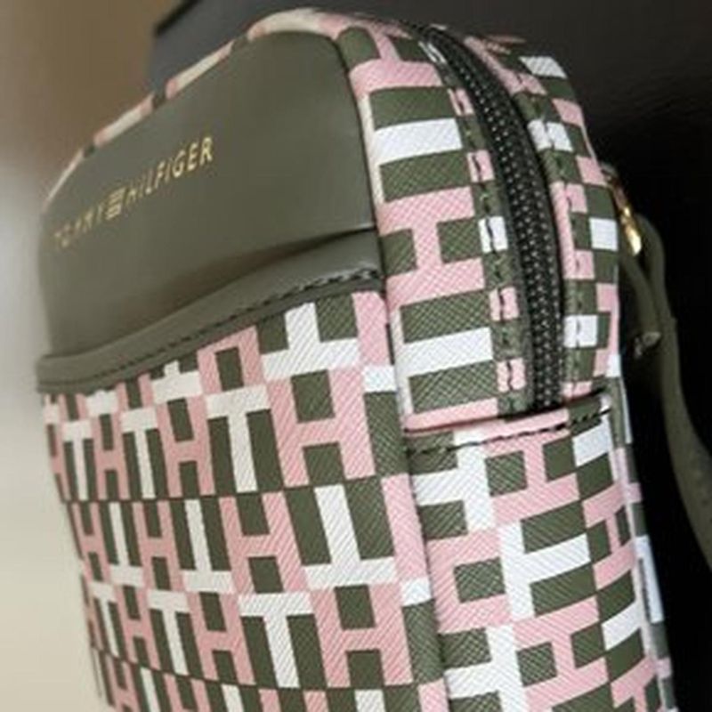 Crossbody-O-Cartera-Tommy-Hilfiger-porta-Celular-MONOGRAM-II---Verde-con-Rosado