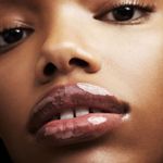 Luminizador-de-Labios-Gloss-Bomb-Fenty-Beauty---Hot-Chocolit-Fantasy