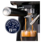 Cafetera-Oster-para-Espresso-y-Capuccino-BVSTEM5501B-Negro--MO