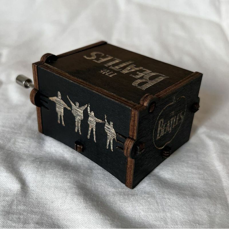 Caja-Musical-Beatles-Yesterday-Musica-Rock