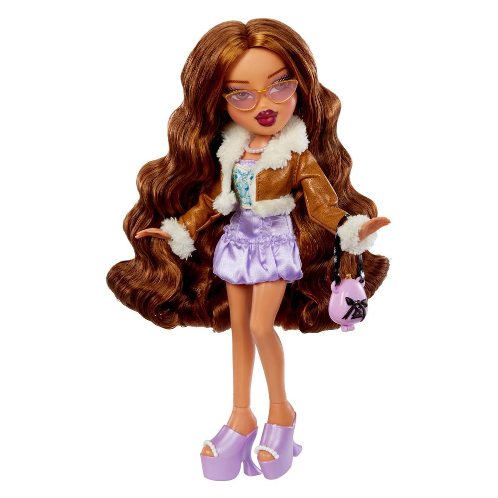 Muñeca Bratz Goin Out! Doll-Yasmin Shopstar