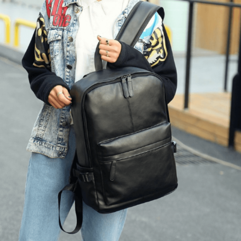 Mochila-Cheltenham-Negro-Casual-Hombre-Portalaptop-16pg--44x31x11--Cuero-Importado