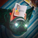 Manta-Abrigo-con-Capucha-con-Luces-LED-Dinosaurio-Verde-MD