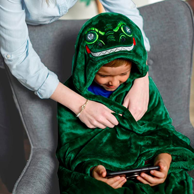 Manta-Abrigo-con-Capucha-con-Luces-LED-Dinosaurio-Verde-MD