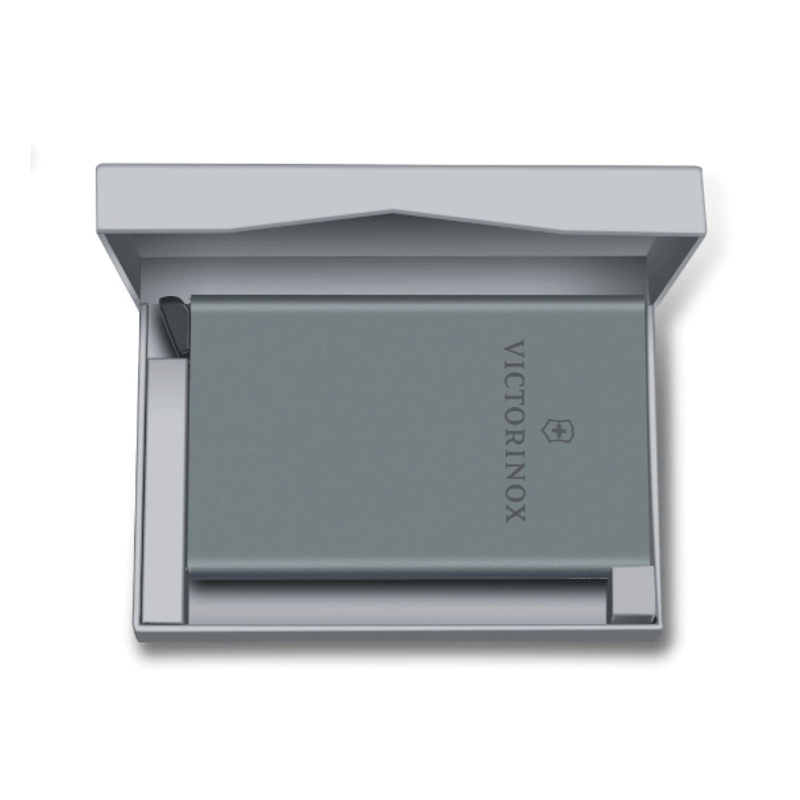 Billetera-Altius-Secrid-Essential-Card-Wallet-color-titanio-Victorinox