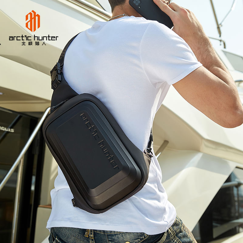 Mochila-Pechera-Hombre-Arctic-Hunter-0126-Negro