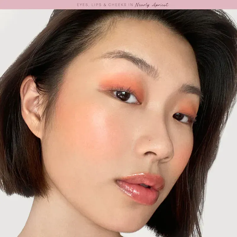 Stay-Vulnerable-Liquid-Eyeshadow--Nearly-Apricot-