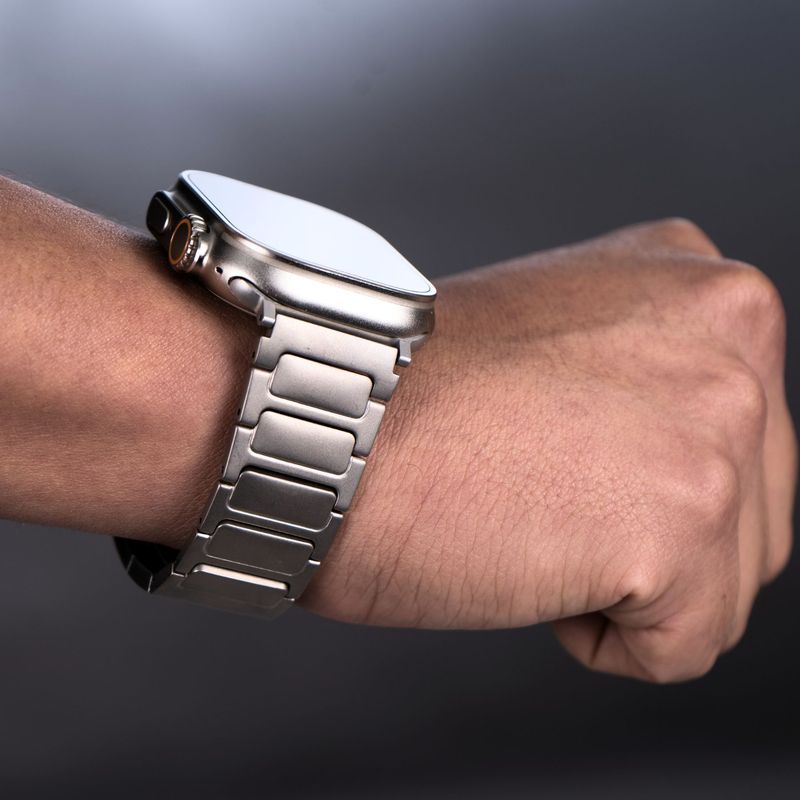 Correa-de-Titanio-para-Apple-Watch-Ultra-1-Ultra-2-Center-Square-Cierre-Pulsador-Matte