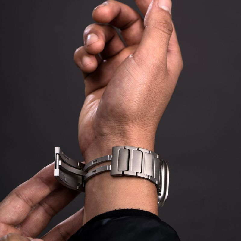 Correa-de-Titanio-para-Apple-Watch-Ultra-1-Ultra-2-Center-Square-Cierre-Pulsador-Matte
