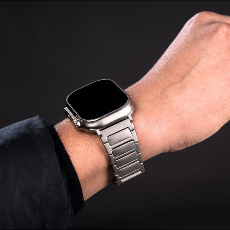 Correa-de-Titanio-para-Apple-Watch-Ultra-1-Ultra-2-Center-Square-Cierre-Pulsador-Matte