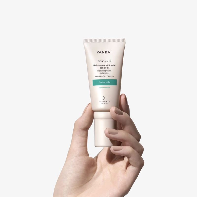 BB-Cream-Hidratante-Matificante-con-Color-Mediano-30ml