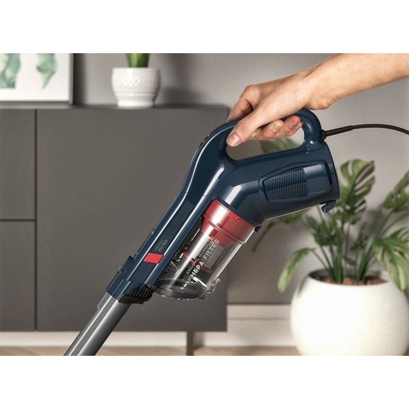 ASPIRADORA-VERTICAL-ELECTROLUX-2-EN-1-PTE10-La-aspiradora-compacta-y-potente---copy