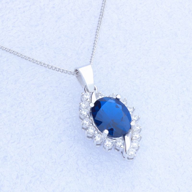 Collar-oval-con-corte-circular