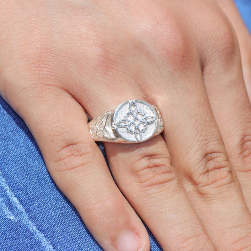 Anillo-de-nudo-de-bruja