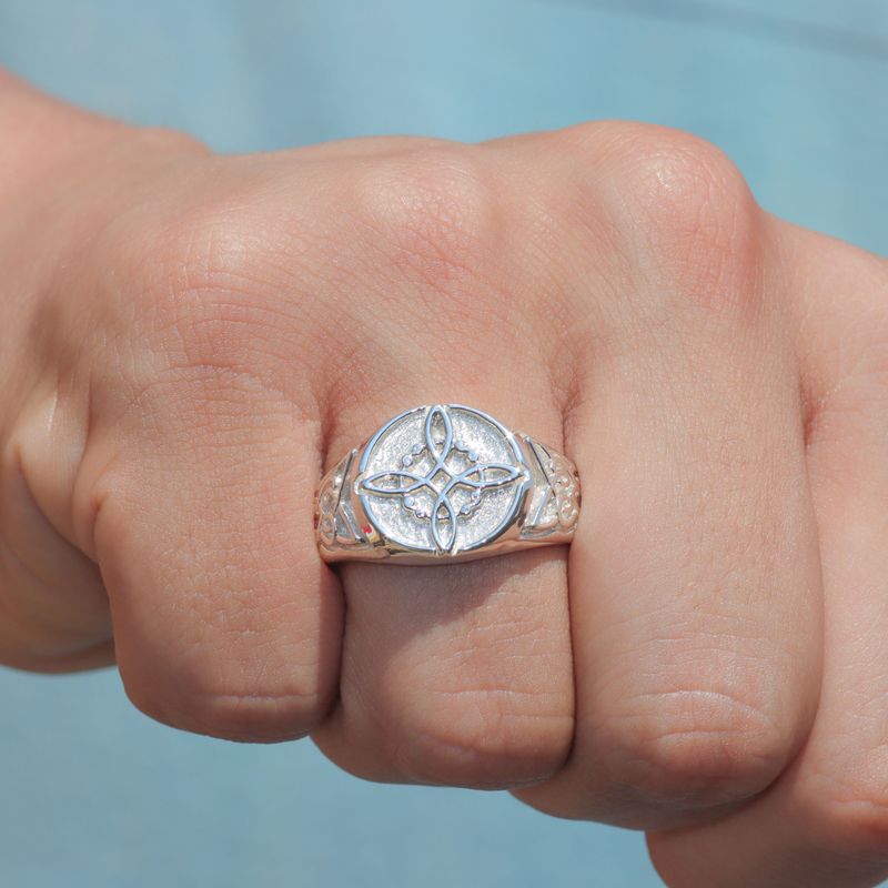 Anillo-de-nudo-de-bruja