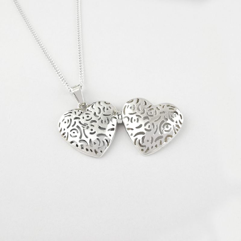 Collar-relicario-calado