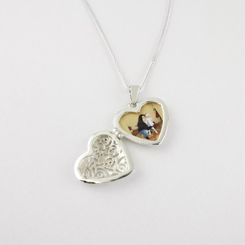 Collar-relicario-calado