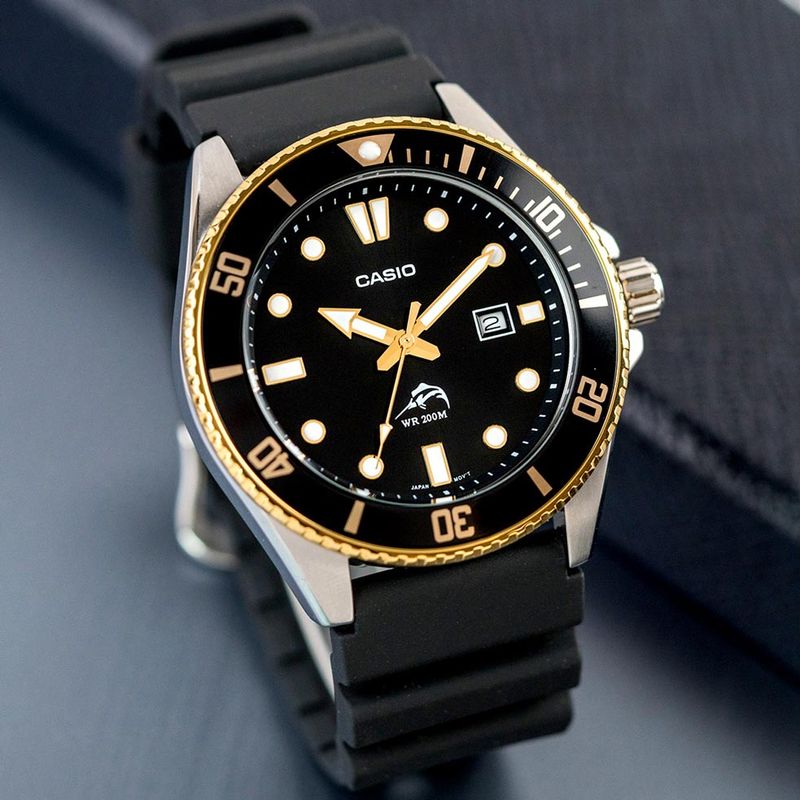 Reloj-Casio-Duro-Marlin-MDV-106G-1AV-Fecha-Acuatico-Correa-De-Resina-Negro-Dorado