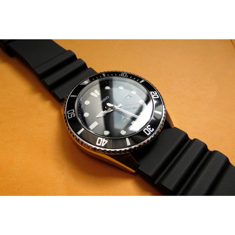 Reloj-Casio-Duro-Marlin-MDV-106-1AV-Fecha-Acuatico-Correa-De-Resina-Negro