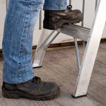 Escalera-Tijera-2-Peldaños-Capacidad-De-Carga-150-Kg-Truper