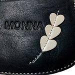 Monedero-de-Cuero-Mujer-Negro--con-Corazones-beige-